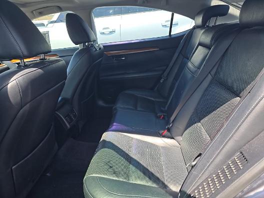 Lexus ES 300h 4dr Sdn Hybrid 2013