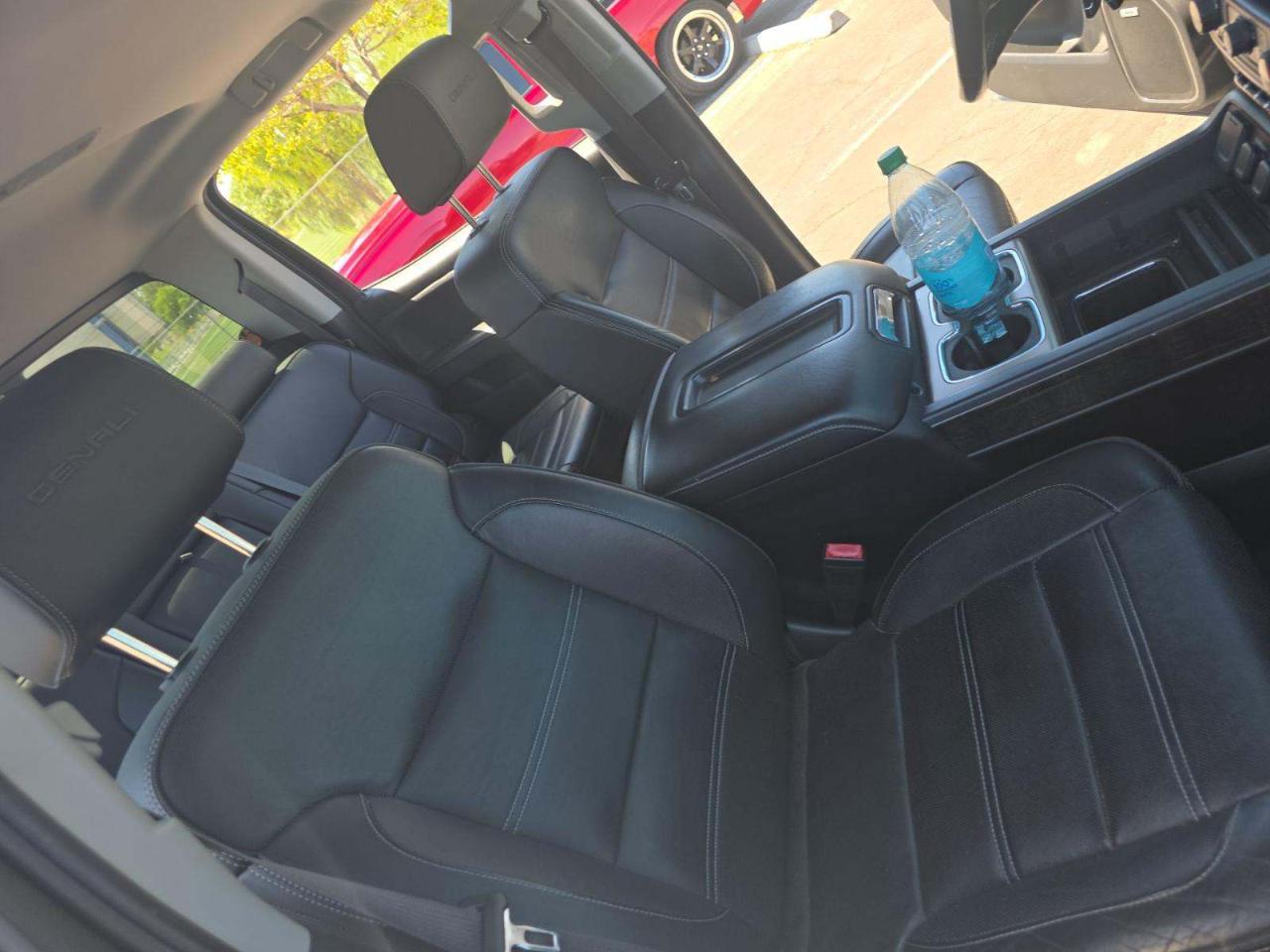 GMC Sierra 2500HD 4WD Crew Cab 153.7" Denali 2015