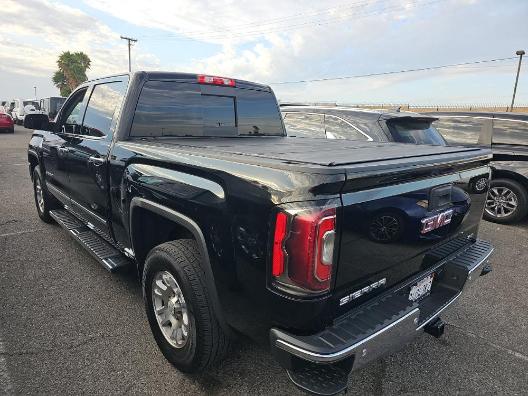 GMC Sierra 1500 4WD Crew Cab 143.5" SLT 2017
