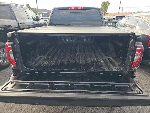 GMC Sierra 1500 4WD Crew Cab 143.5" SLT 2017