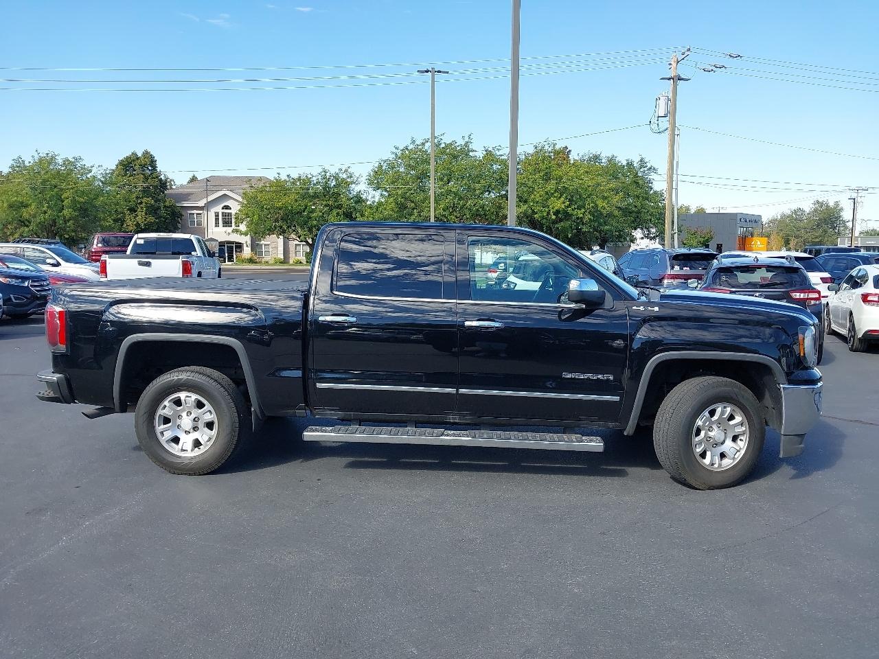 GMC Sierra 1500 4WD Crew Cab 143.5" SLT 2017