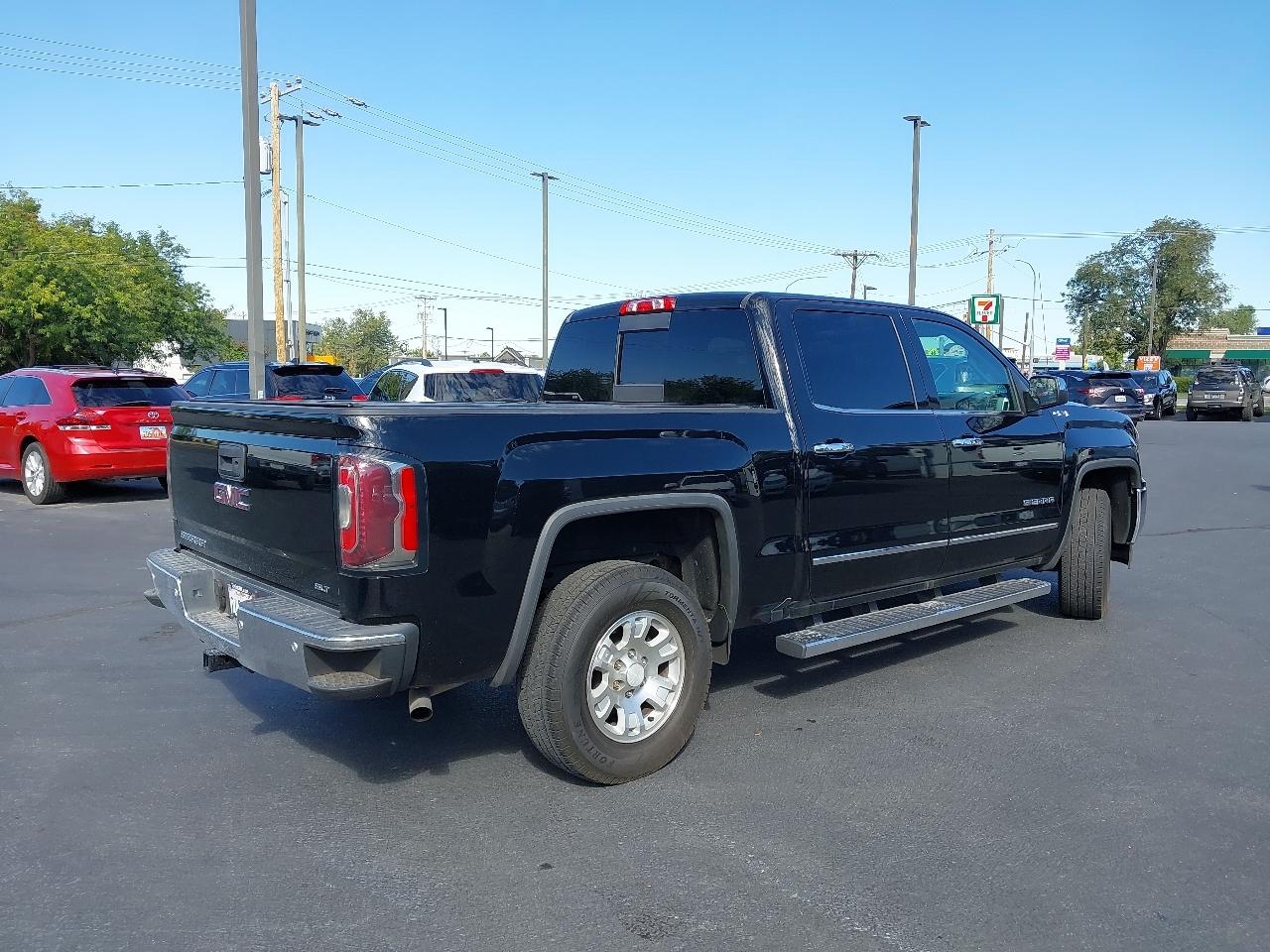 GMC Sierra 1500 4WD Crew Cab 143.5" SLT 2017