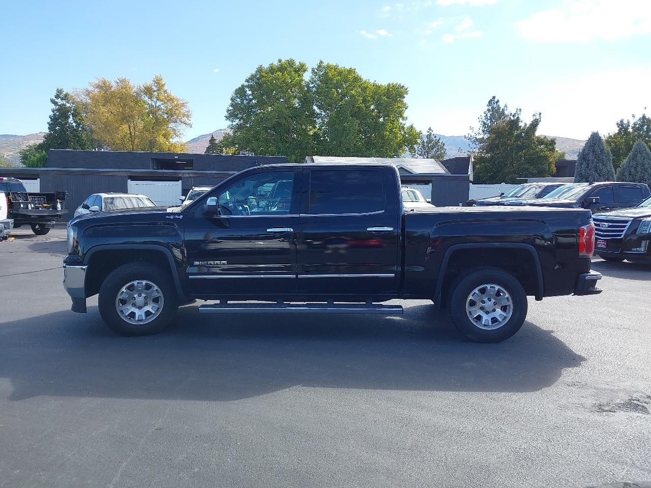 GMC Sierra 1500 4WD Crew Cab 143.5" SLT 2017