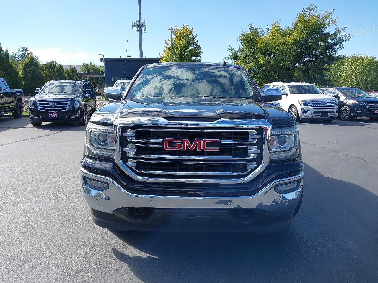 GMC Sierra 1500 4WD Crew Cab 143.5" SLT 2017