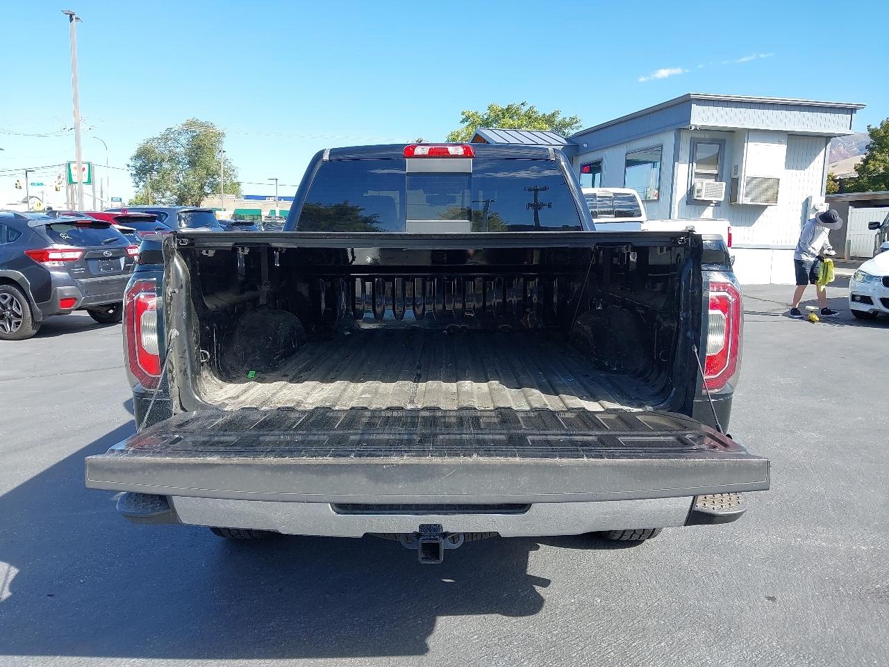 GMC Sierra 1500 4WD Crew Cab 143.5" SLT 2017