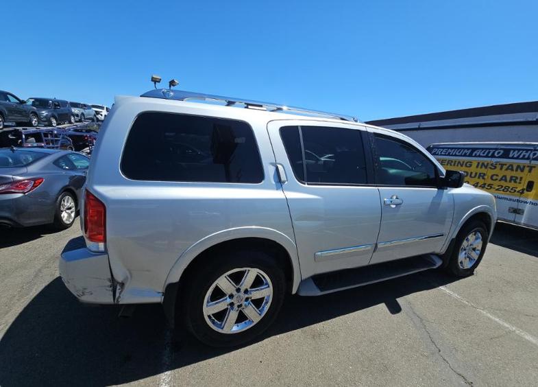 Nissan Armada 4WD 4dr Platinum 2013