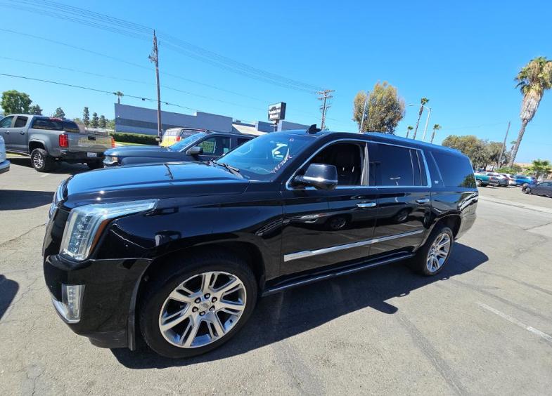 Cadillac Escalade ESV 4WD 4dr Premium Luxury 2018