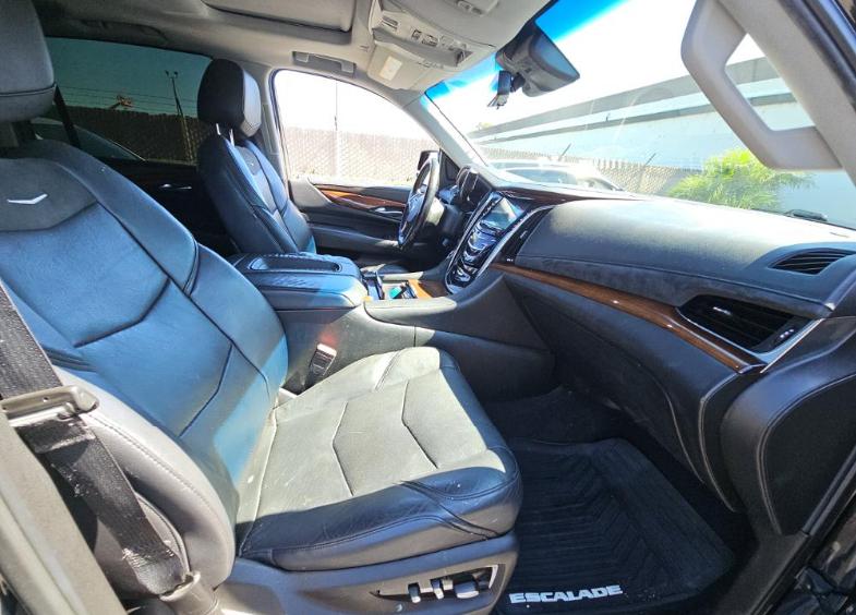 Cadillac Escalade ESV 4WD 4dr Premium Luxury 2018