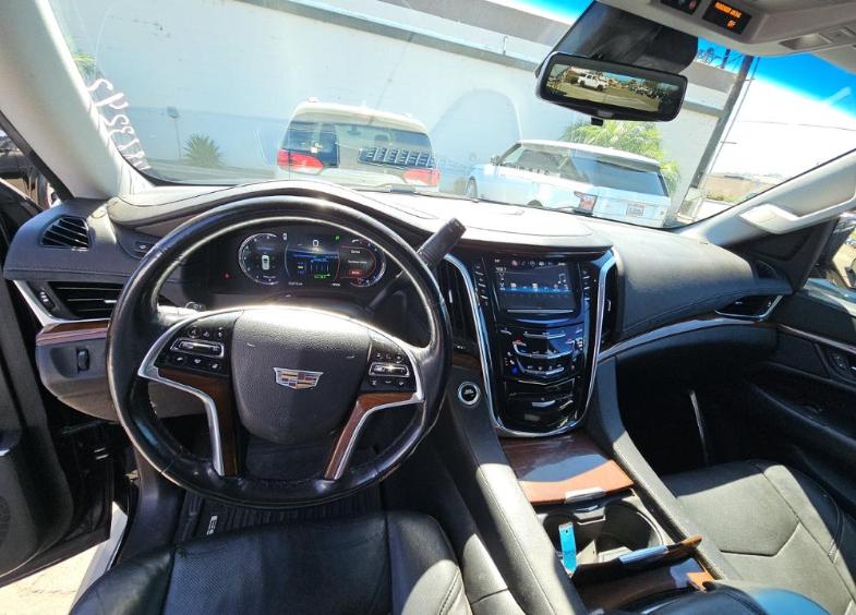 Cadillac Escalade ESV 4WD 4dr Premium Luxury 2018