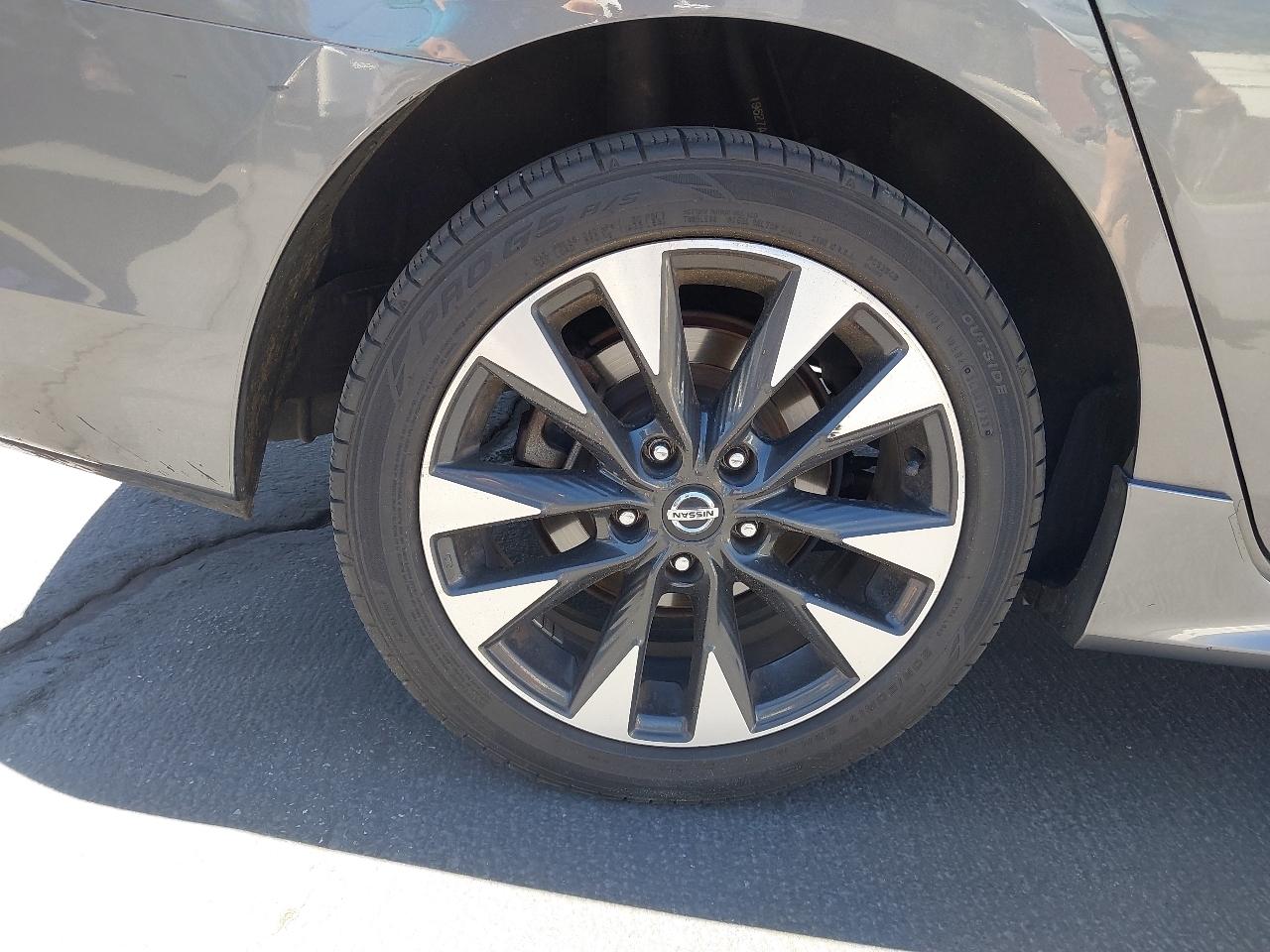 Nissan Sentra SR CVT 2019