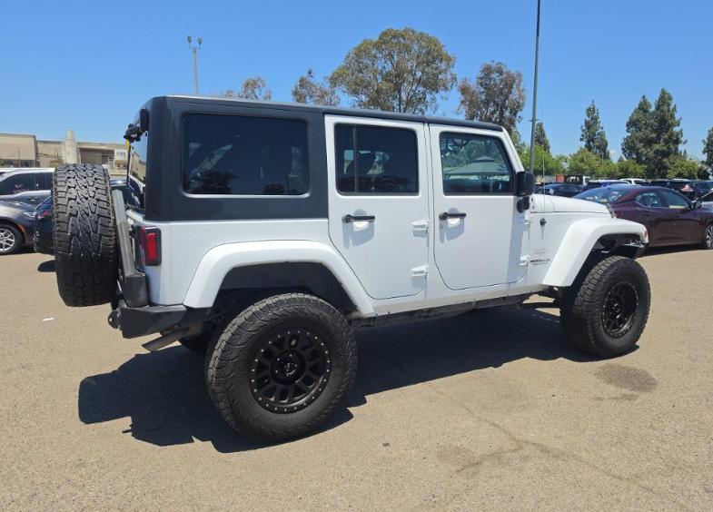 Jeep Wrangler Unlimited 4WD 4dr Sahara 2012