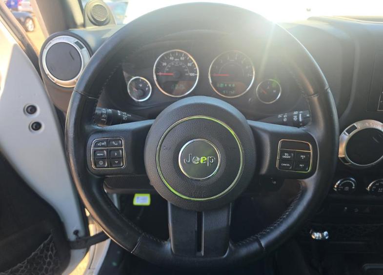 Jeep Wrangler Unlimited 4WD 4dr Sahara 2012