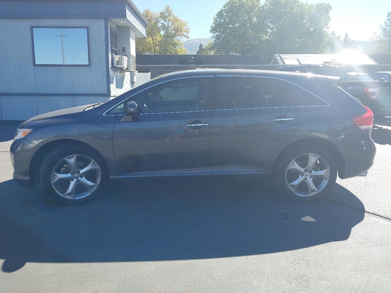Toyota Venza 4dr Wgn V6 AWD (Natl) 2009