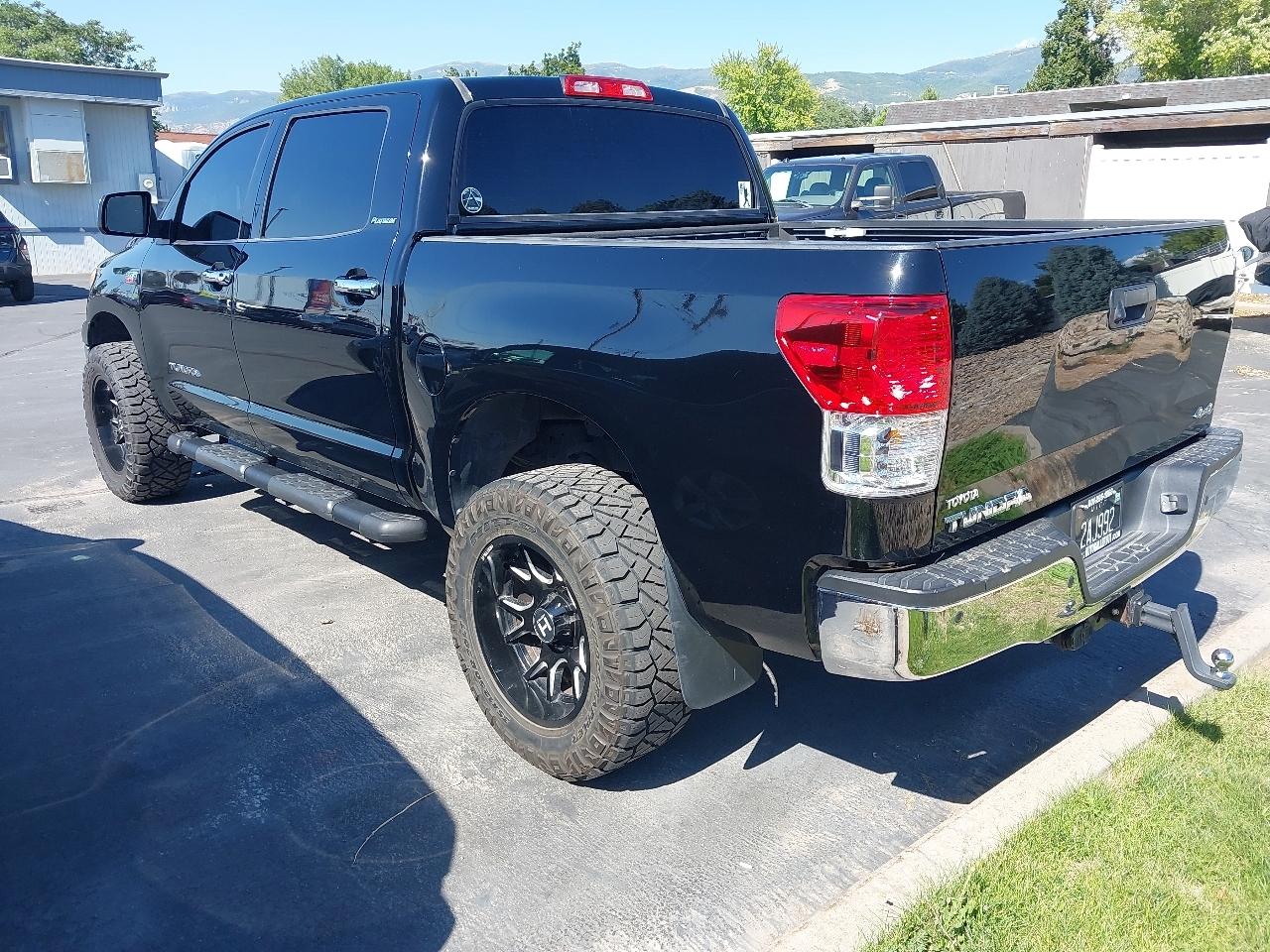 Toyota Tundra 4WD Truck CrewMax 5.7L V8 6-Spd AT LTD (Natl) 2011