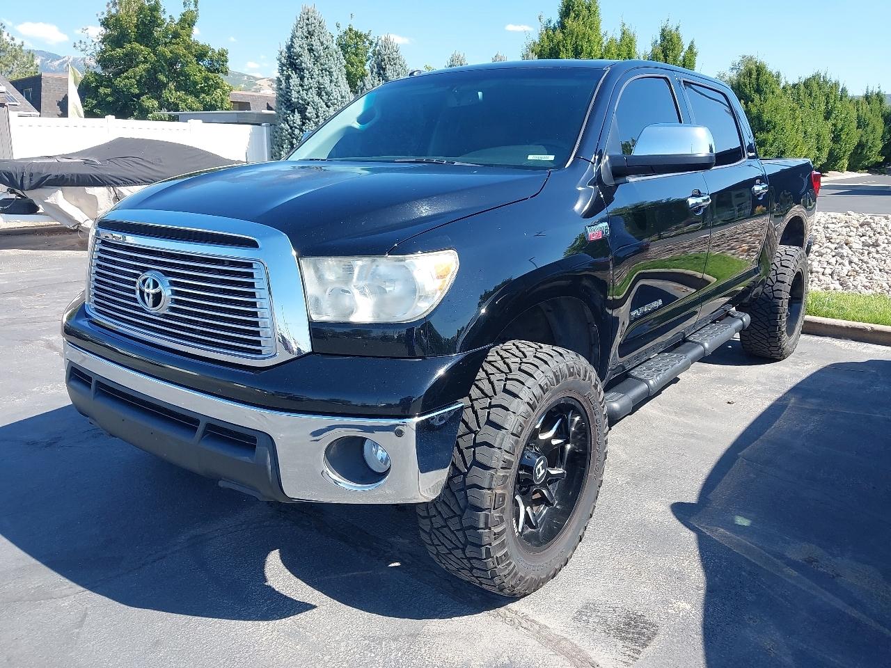 Toyota Tundra 4WD Truck CrewMax 5.7L V8 6-Spd AT LTD (Natl) 2011