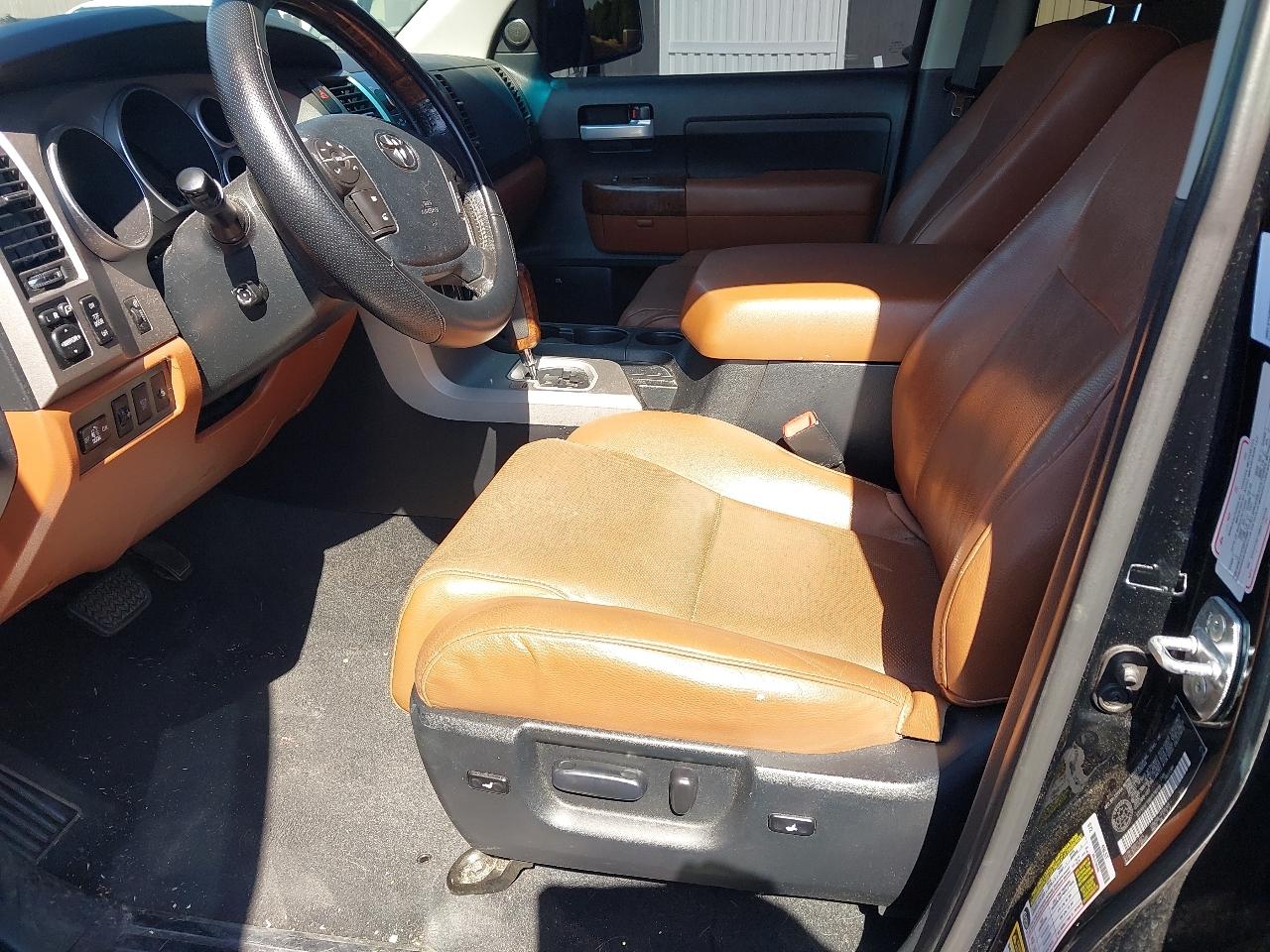 Toyota Tundra 4WD Truck CrewMax 5.7L V8 6-Spd AT LTD (Natl) 2011
