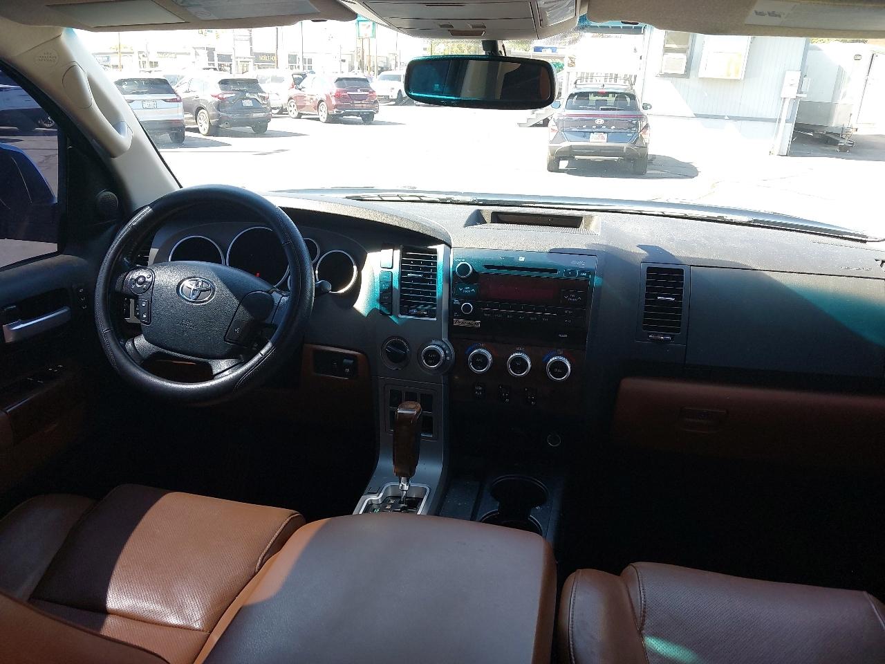 Toyota Tundra 4WD Truck CrewMax 5.7L V8 6-Spd AT LTD (Natl) 2011