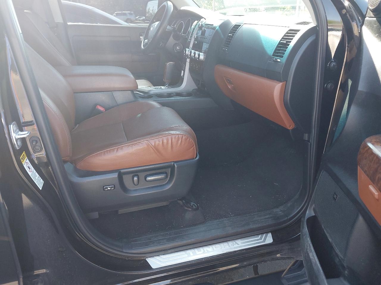 Toyota Tundra 4WD Truck CrewMax 5.7L V8 6-Spd AT LTD (Natl) 2011