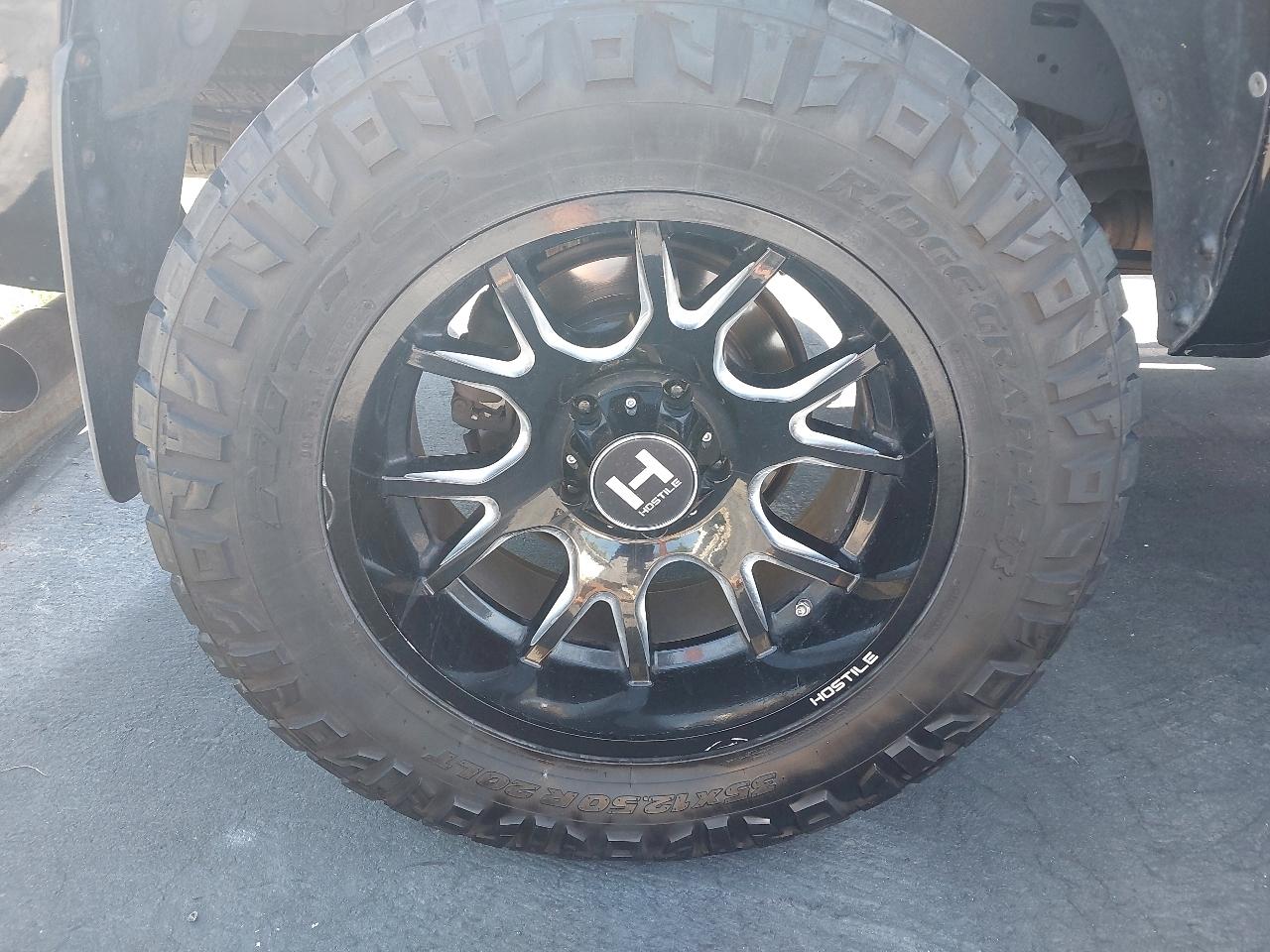 Toyota Tundra 4WD Truck CrewMax 5.7L V8 6-Spd AT LTD (Natl) 2011