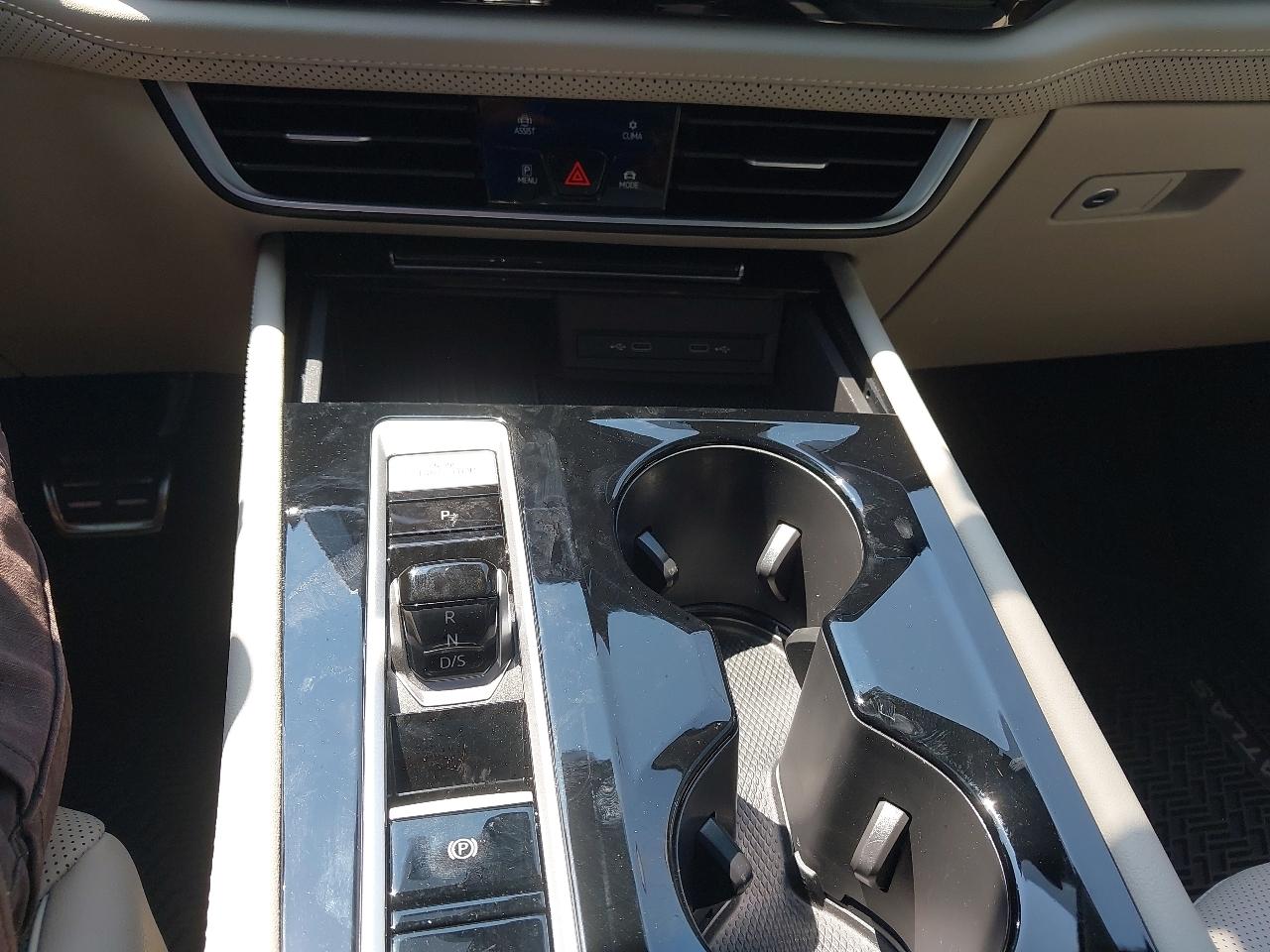 Volkswagen Atlas 2.0T SEL Premium R-Line 4MOTION 2025
