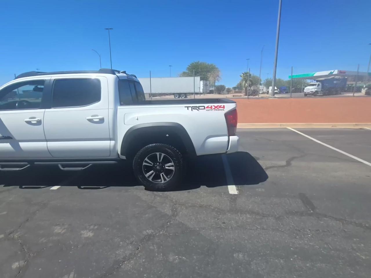 Toyota Tacoma 4WD Double Cab V6 AT TRD Off Road (Natl) 2016