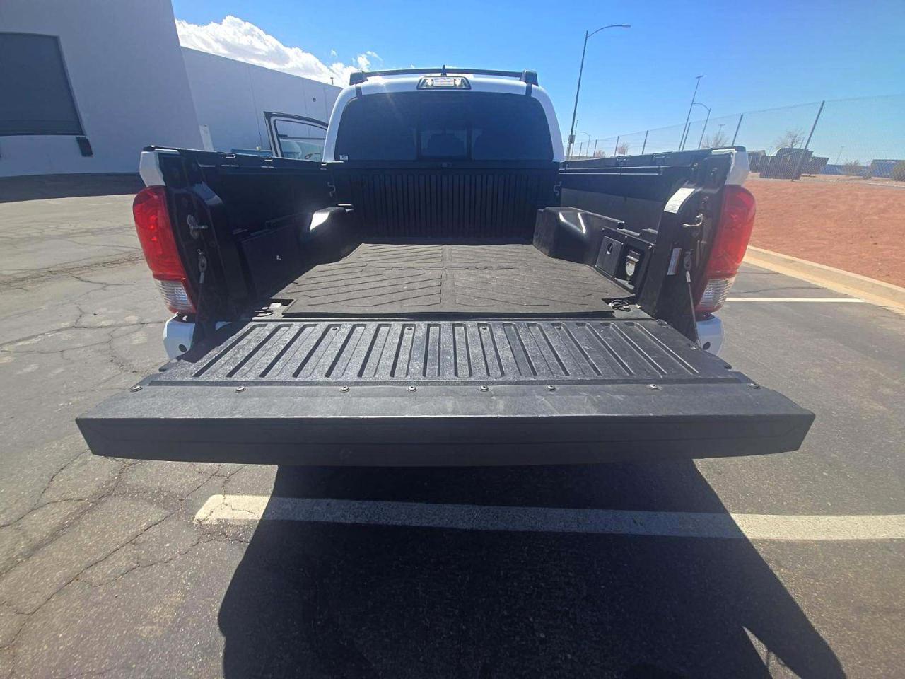 Toyota Tacoma 4WD Double Cab V6 AT TRD Off Road (Natl) 2016
