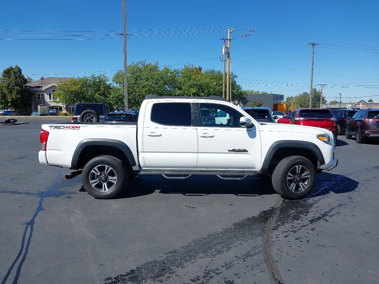 Toyota Tacoma 4WD Double Cab V6 AT TRD Off Road (Natl) 2016