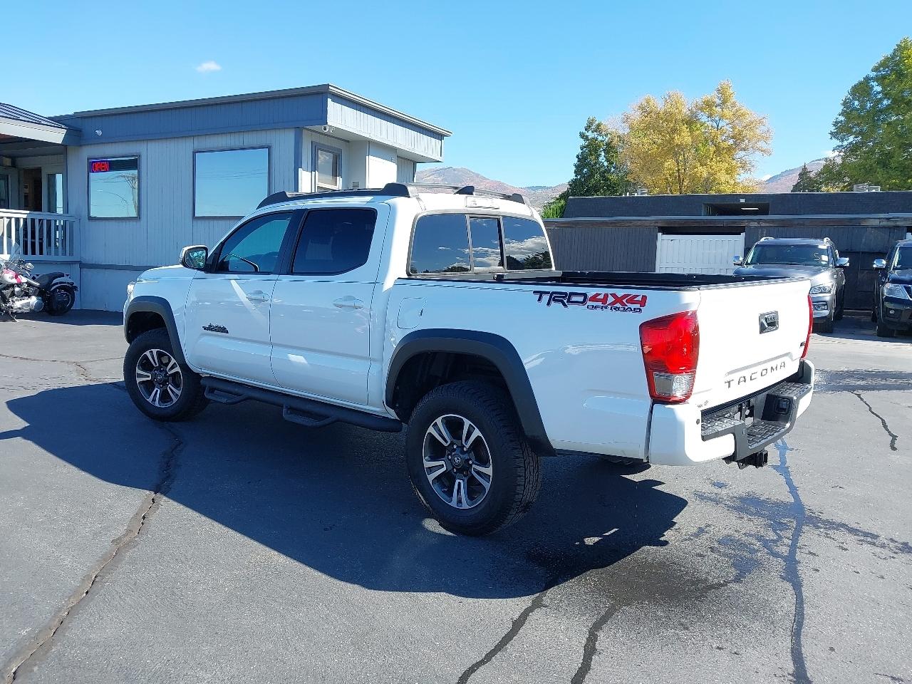 Toyota Tacoma 4WD Double Cab V6 AT TRD Off Road (Natl) 2016