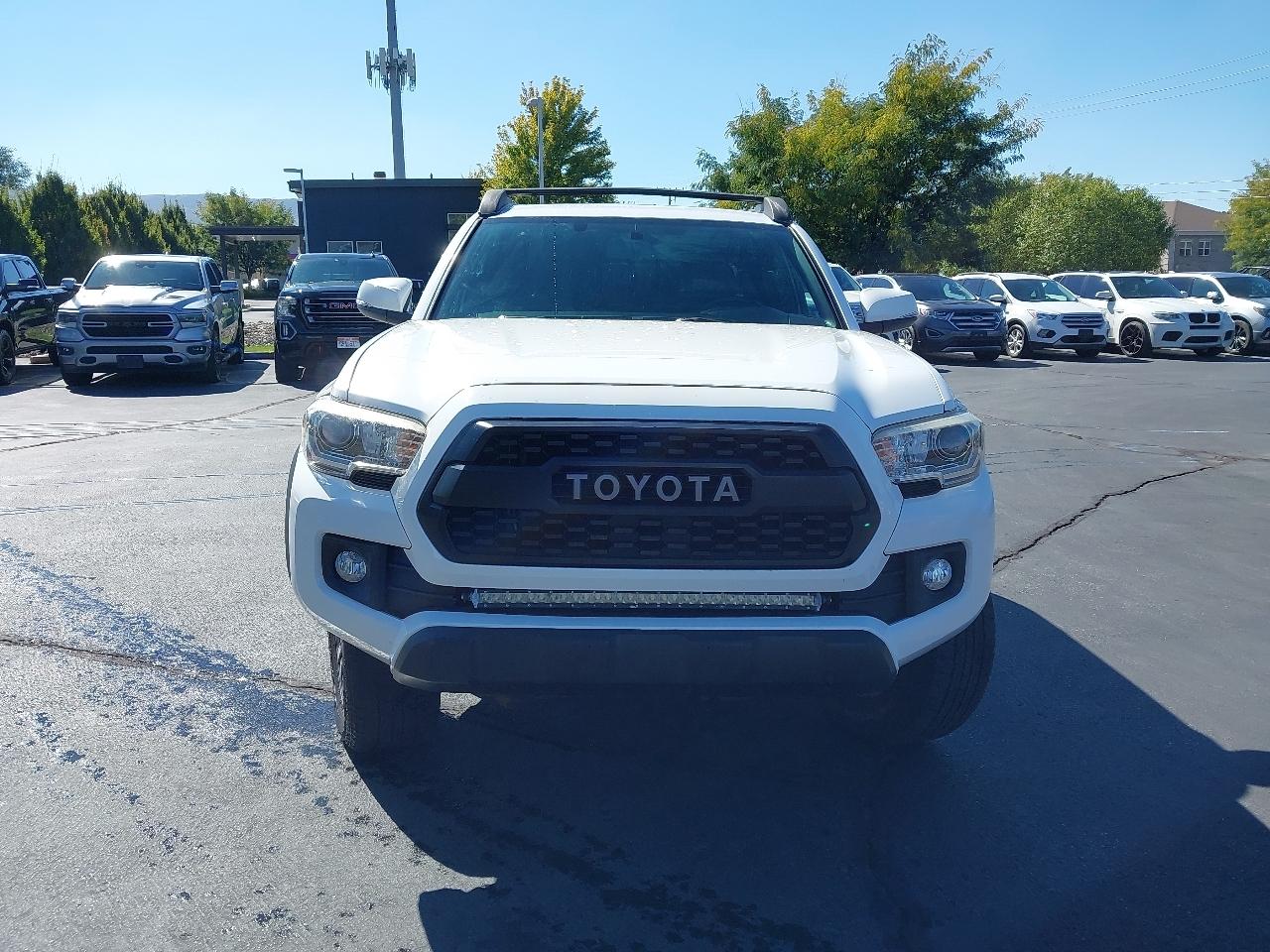 Toyota Tacoma 4WD Double Cab V6 AT TRD Off Road (Natl) 2016