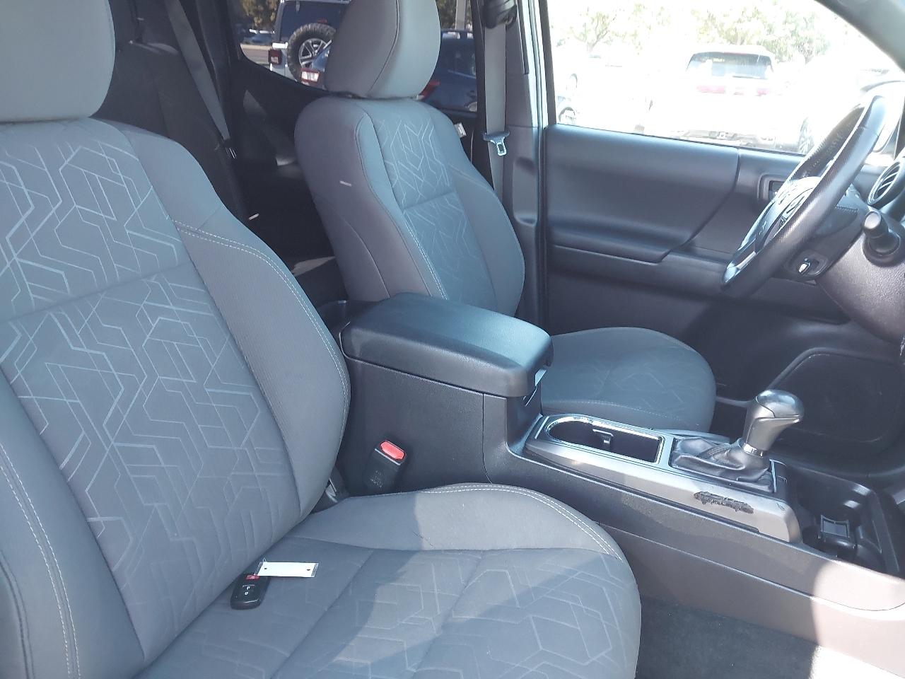 Toyota Tacoma 4WD Double Cab V6 AT TRD Off Road (Natl) 2016