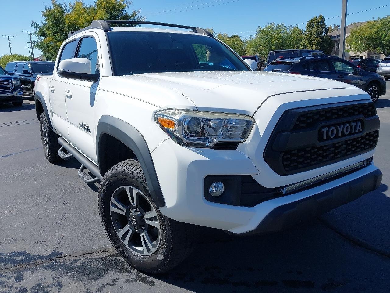 Toyota Tacoma 4WD Double Cab V6 AT TRD Off Road (Natl) 2016