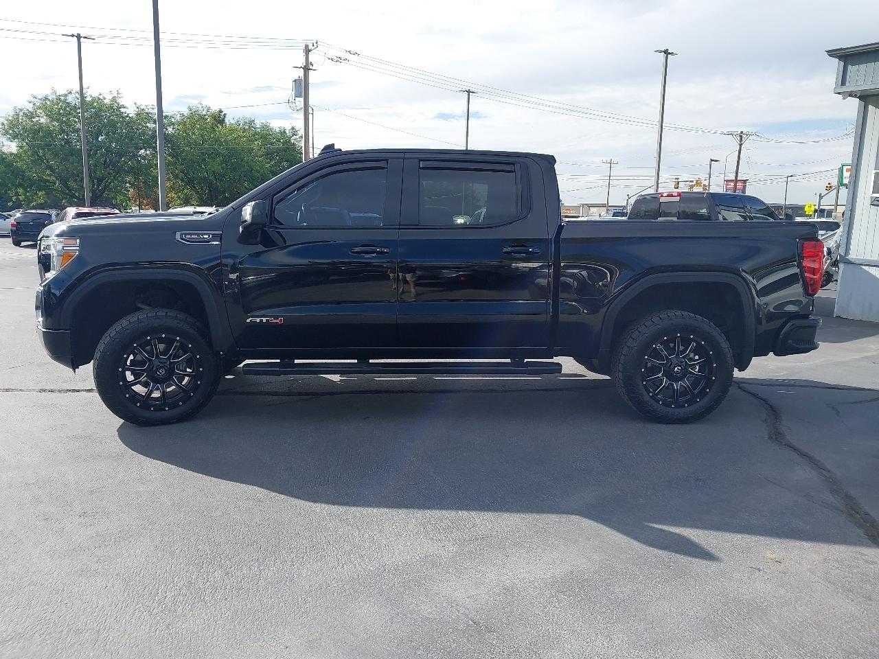 GMC Sierra 1500 4WD Crew Cab 147" AT4 2019