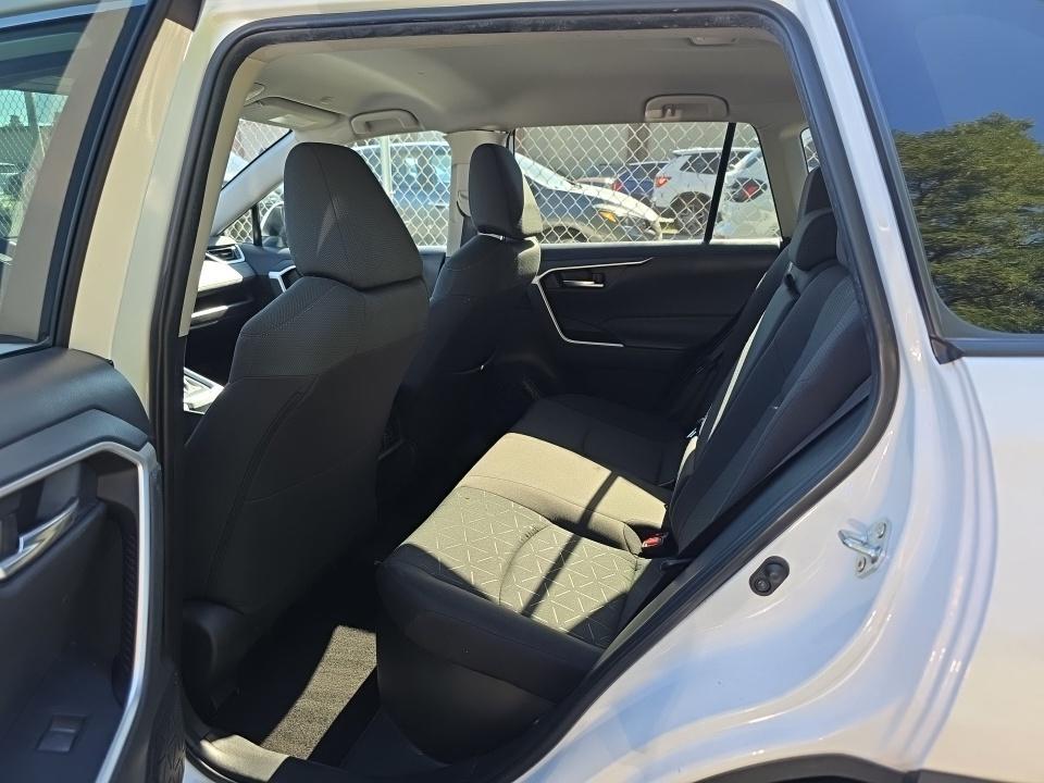 Toyota RAV4 Hybrid XLE AWD (Natl) 2024