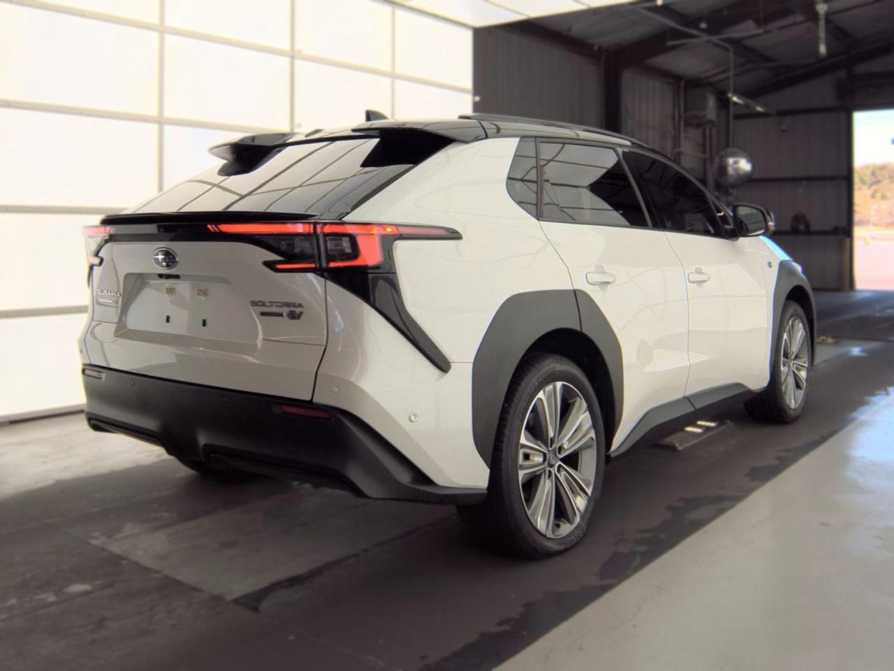 Subaru Solterra Touring AWD 2023