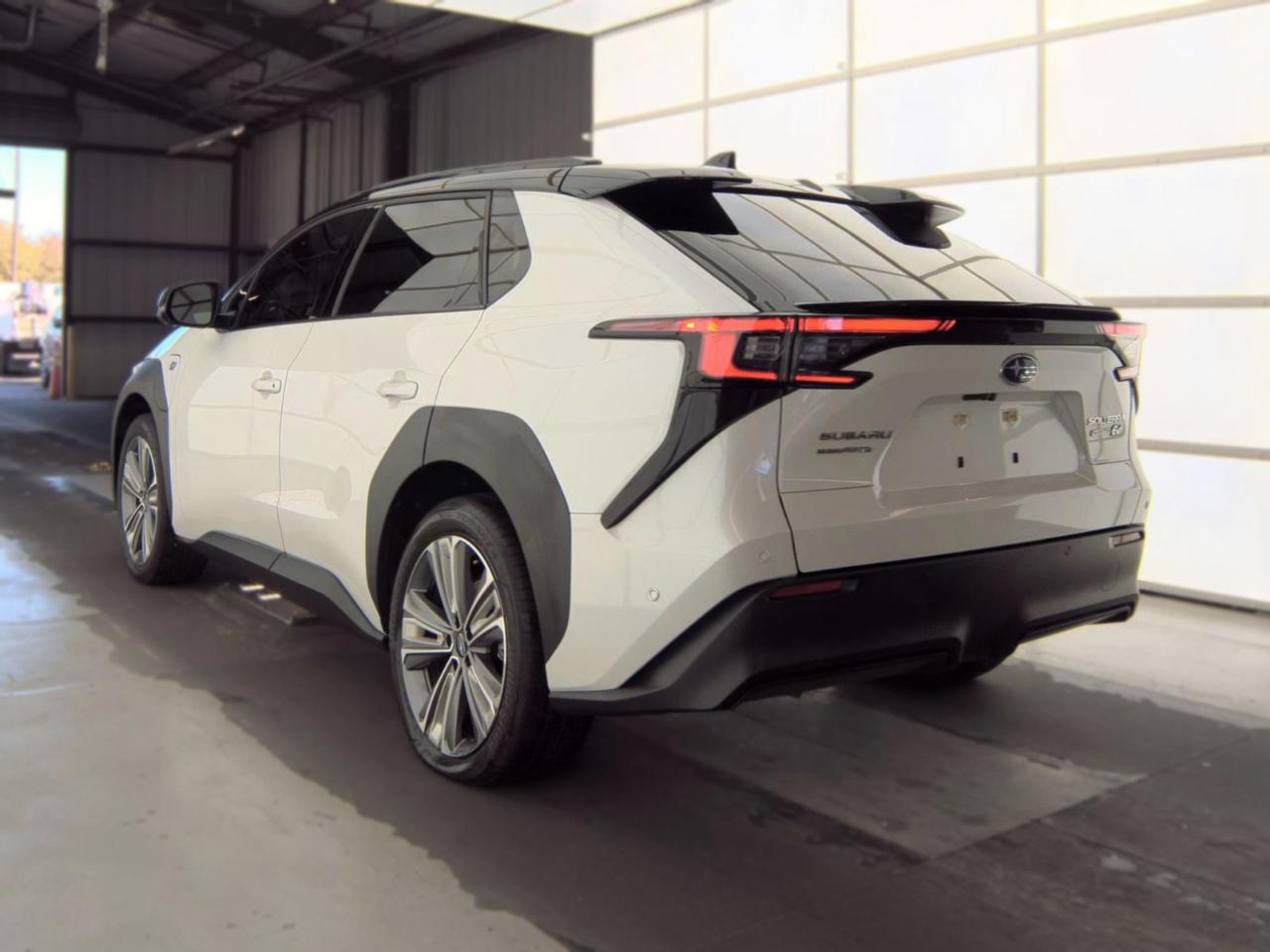 Subaru Solterra Touring AWD 2023