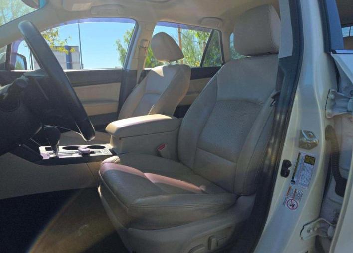 Subaru Outback 4dr Wgn 2.5i Limited PZEV 2015