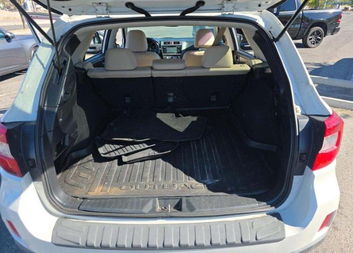 Subaru Outback 4dr Wgn 2.5i Limited PZEV 2015