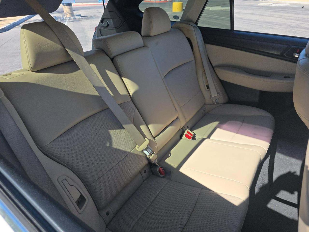 Subaru Outback 4dr Wgn 2.5i Limited PZEV 2015