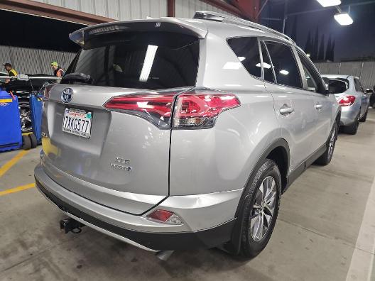 Toyota RAV4 Hybrid XLE AWD (Natl) 2017