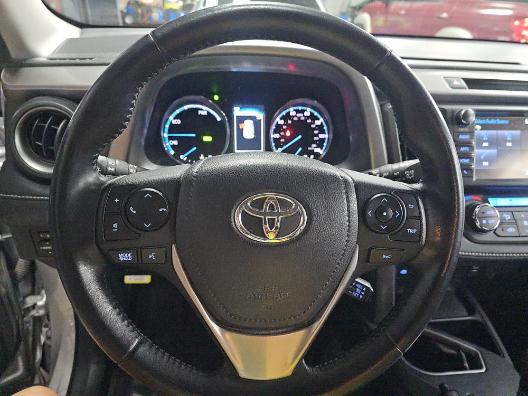 Toyota RAV4 Hybrid XLE AWD (Natl) 2017