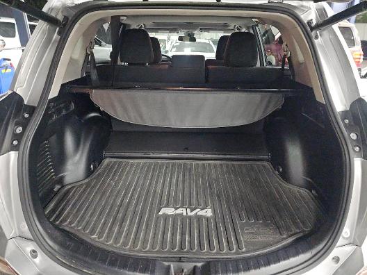 Toyota RAV4 Hybrid XLE AWD (Natl) 2017