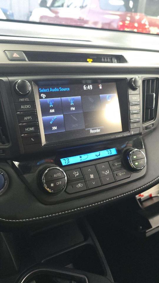 Toyota RAV4 Hybrid XLE AWD (Natl) 2017