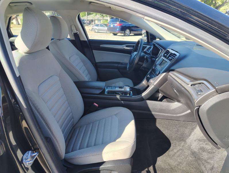 Ford Fusion Hybrid S 2018