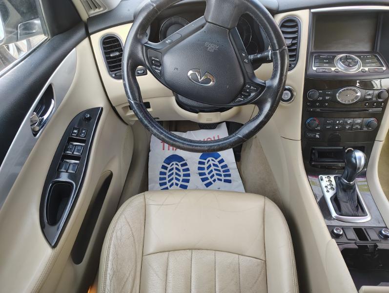 Infiniti QX50 Base RWD 2017