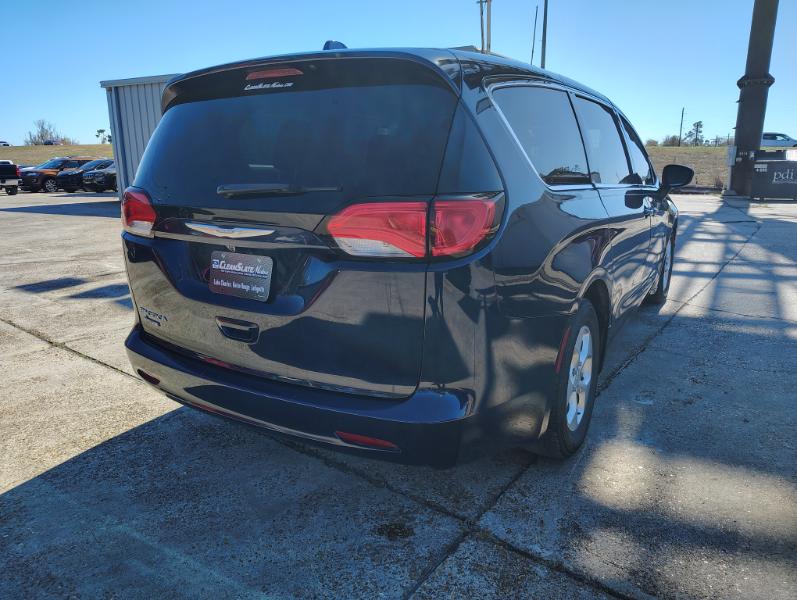 Chrysler Pacifica LX 2017
