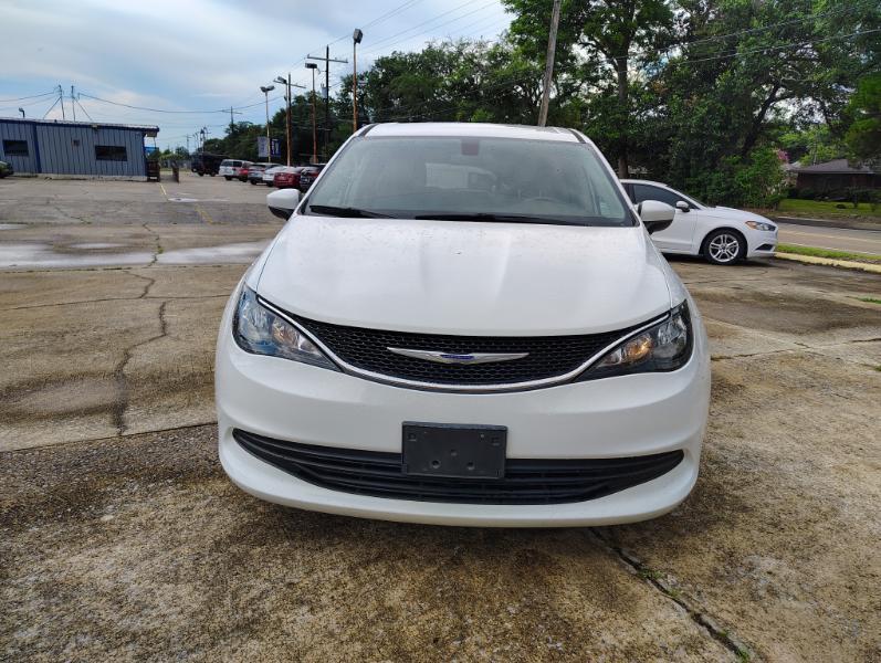 Chrysler Pacifica LX 2019