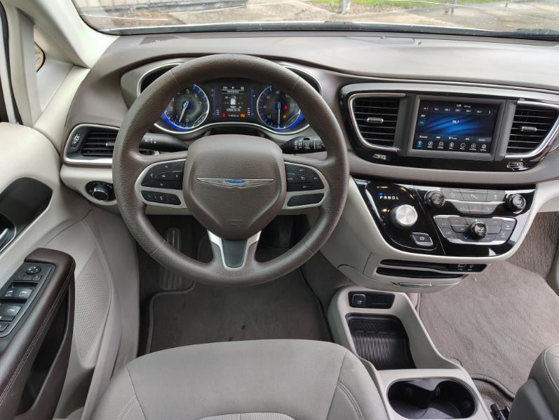 Chrysler Pacifica LX 2019
