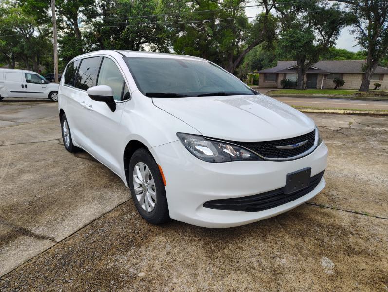 Chrysler Pacifica LX 2019