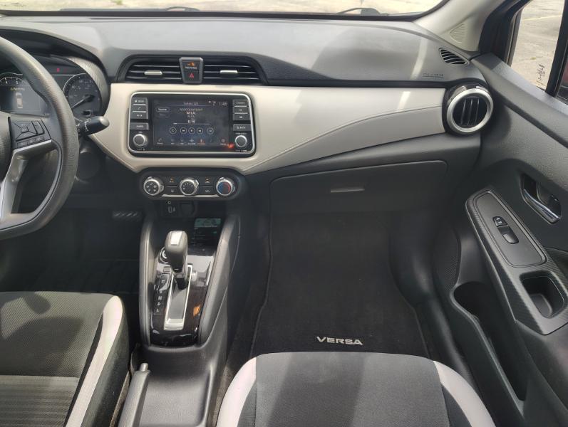 Nissan Versa SV 2021