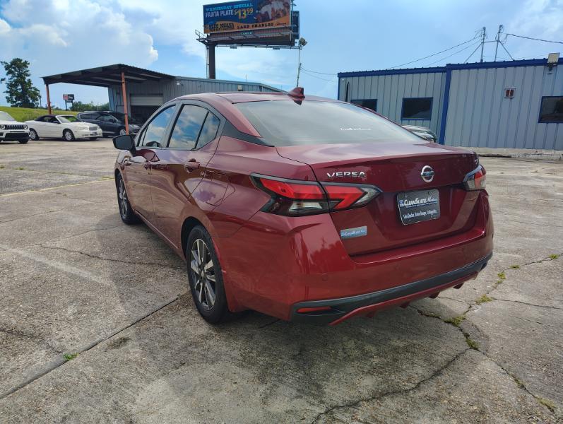 Nissan Versa SV 2021
